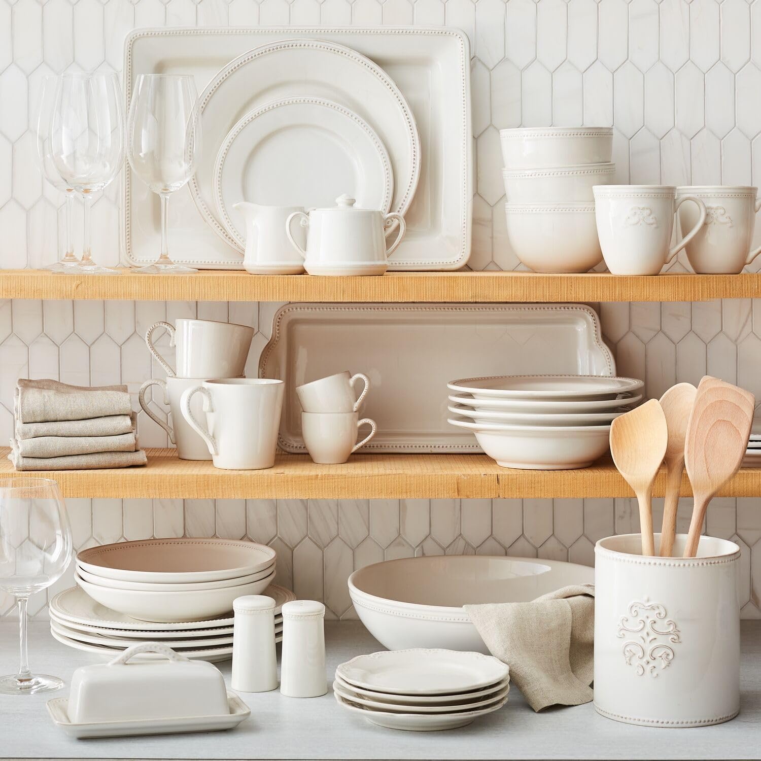 image:imageSur La Table Pearl Stoneware 16Piece Dinnerware Set White